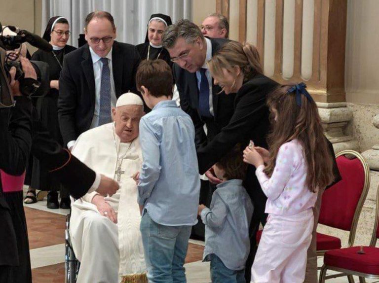 Plenković: “Dao je glas onima koji ga često nemaju“; Milanović: “Franjo je imao hrabrost i ustrajnost“