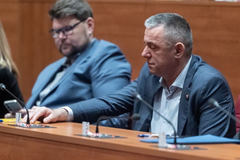 Sabor: Većina zastupnika podržala uklanjanje spomenika koji veličaju agresiju na RH