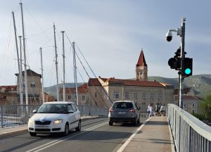 Trogirski izbori: Počeo lov na politički neutralne birače