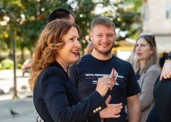 HDZ-ovci zajedno dali potpise „trogirskoj dici“ i Škrobici