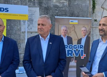 FOTO Rilje najavio: “Podići ćemo plaće u gradskoj upravi”