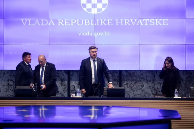 Gasi se Ured bivše predsjednice Republike Grabar Kitarović