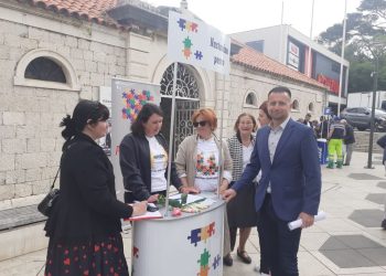 SDP objavio zanimljivu fotografiju: “Hvala vam na svakom potpisu“