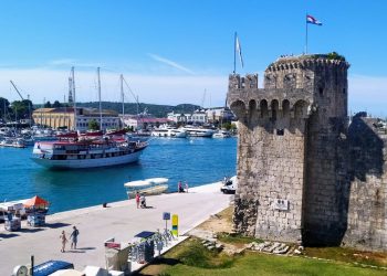 U ponoć završilo kandidiranje za lokalnu predstavničku i izvršnu vlast