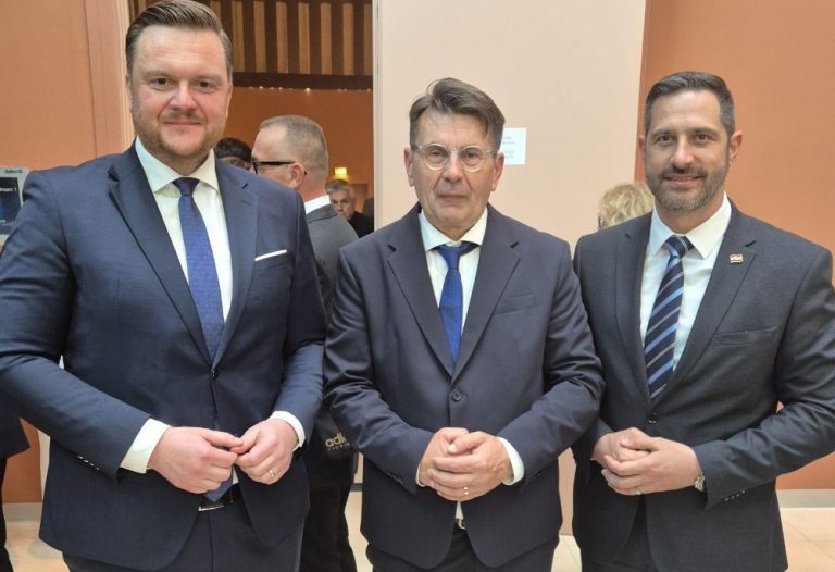 Buble objavio: “Pobjednička dalmatinska HDZ ekipa za pobjedu spremna!”