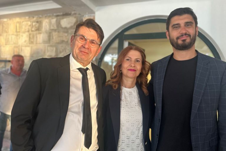 FOTO Evo kako je bilo u hotelu Sveti Križ, svi su podržavali samo jednog čovjeka i na kraju zapjevali