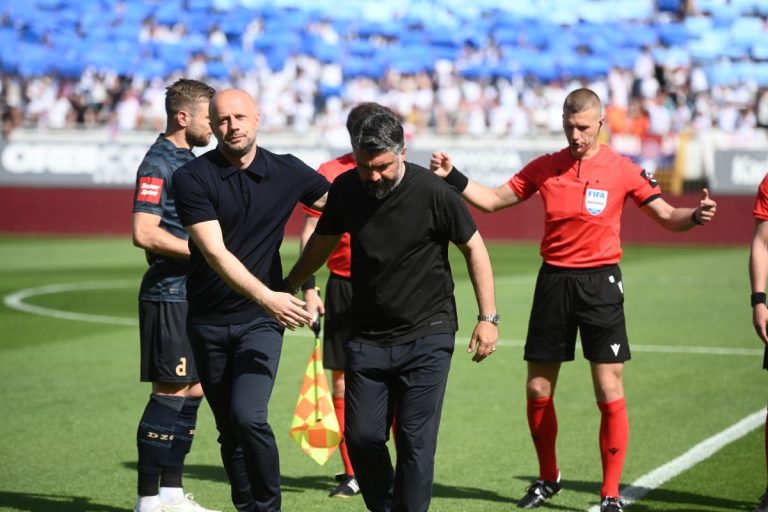 Adio tituli: Hajduk poražen u derbiju, Dinamo preuzeo vrh