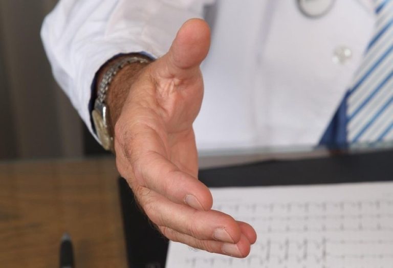 Glumio je liječnika, prevario ljude za 278 tisuća eura, a djelovao je i u Dalmaciji