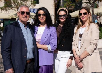 Rilje čestitao Majčin dan, evo što je poručio