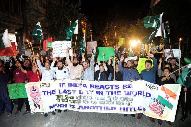 U sukobu Indije i Pakistana stradali civili i srušeni avioni