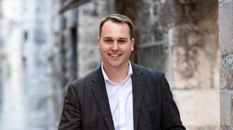 Škrobica: ” Zašto se boji sučeljevanja? Bilić bi tamo gradio hotel, a mi podzemnu garažu!”