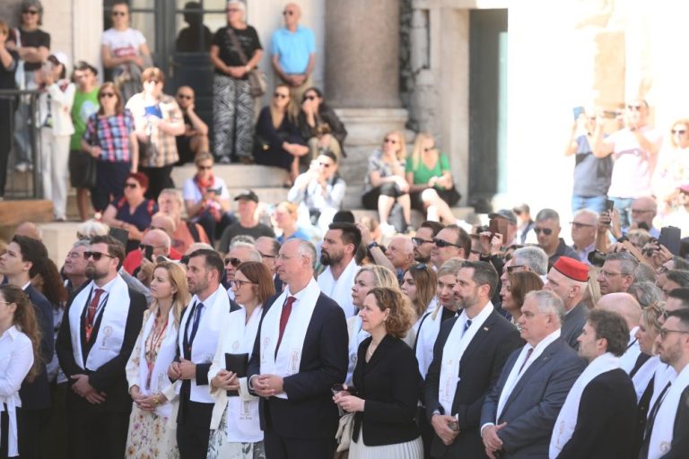 Splićani i gosti slave sv. Dujma