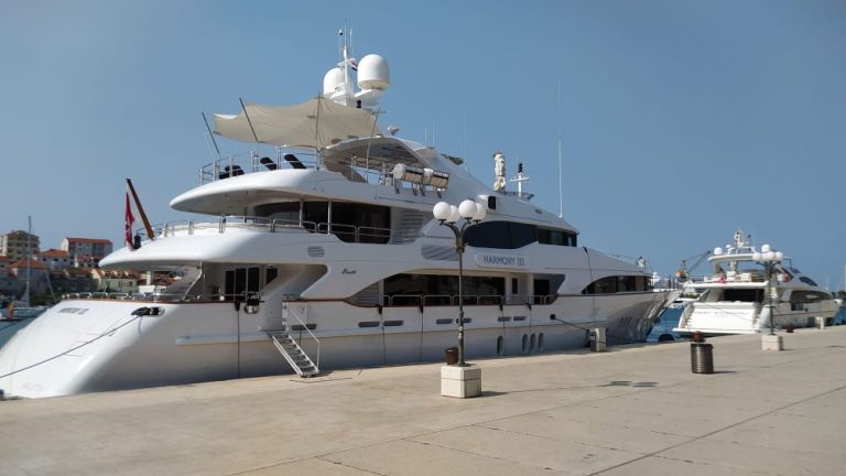 Ljepotice na trogirskoj rivi