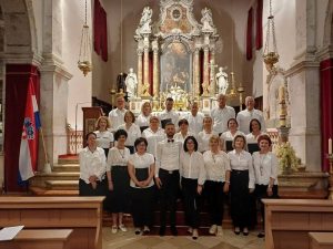 Mješoviti zbor katedrale promicao na Malom Lošinju trogirsku crkvenu glazbenu baštinu