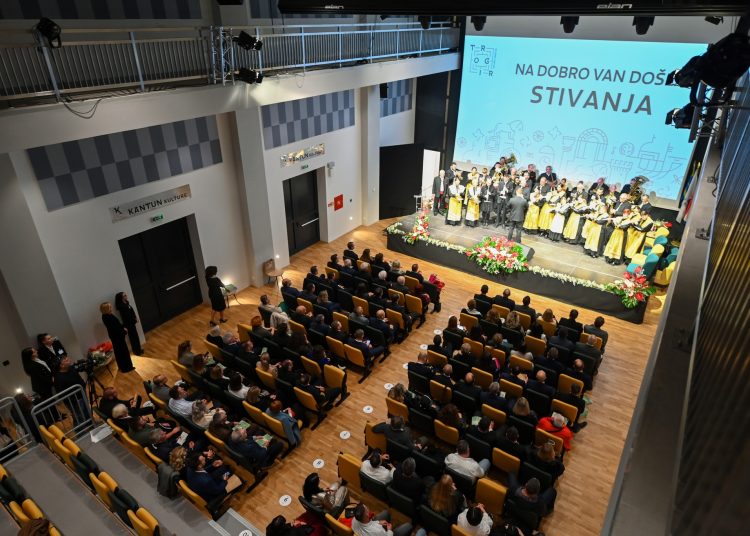 Svečanom sjednicom proslavljen Dan grada