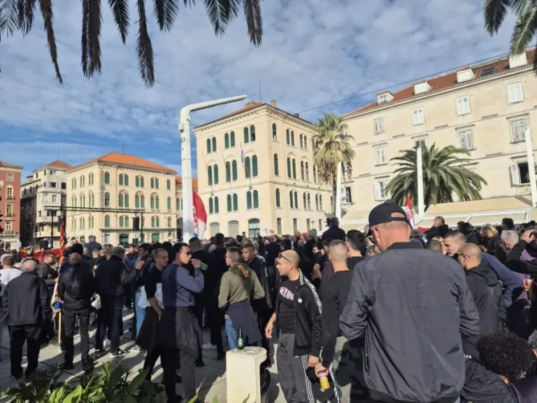 VIDEO Split je pokazao sliku zajedništva, smirenosti i ljubavi prema Domovini