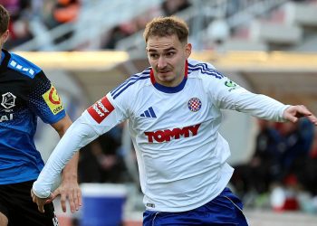 Hajduk Dinamu omogućio uspon na prvo mjesto