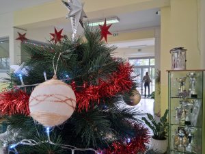 Božićni ugođaj u Srednjoj strukovnoj školi ‘Blaž Jurjev Trogiranin’