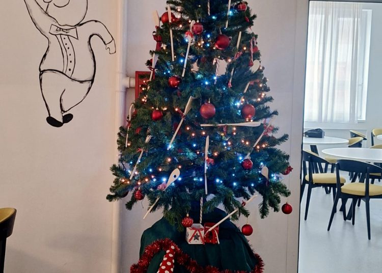 Božićni ugođaj u Srednjoj strukovnoj školi ‘Blaž Jurjev Trogiranin’