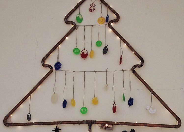 Božićni ugođaj u Srednjoj strukovnoj školi ‘Blaž Jurjev Trogiranin’