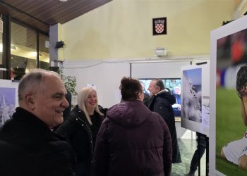Svečano otvorena izložba o Domovinskom ratu i sportskoj fotografiji u Splitu