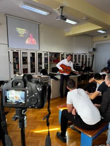 Duhovnost i glazba u Srednjoj strukovnoj školi: Don Antun Mate Antunović oduševio učenike