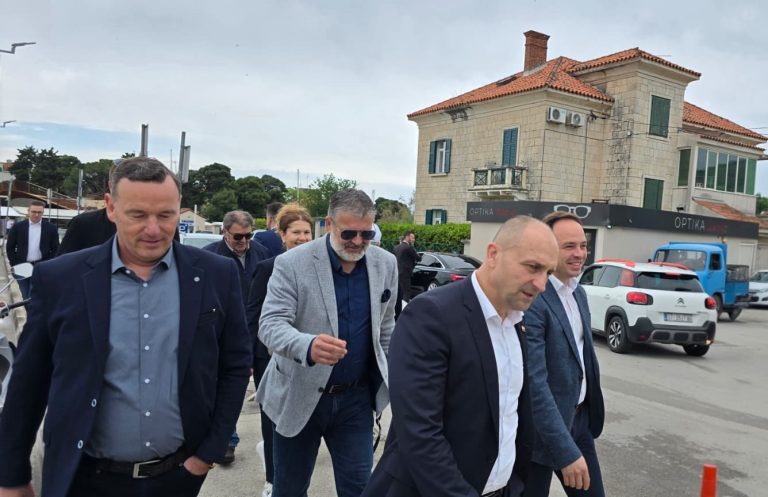 Ministar Anušić u Trogiru: Od radnog sastanka s gradskim odborom HDZ-a do modernizacije HRM-a