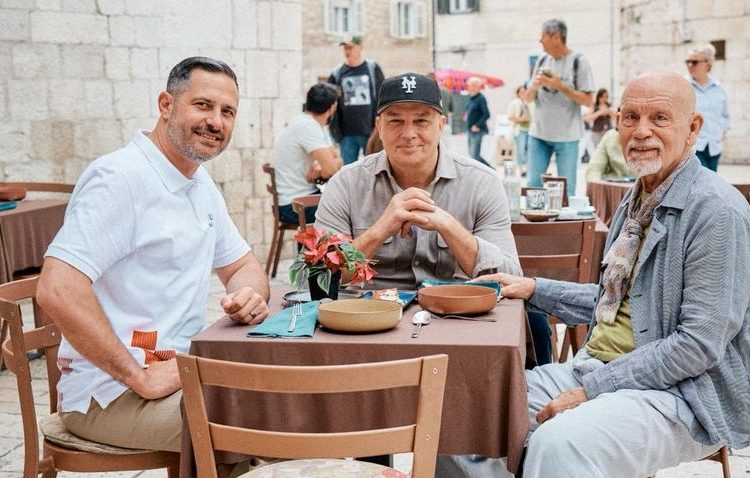 Tonči Glavina, John Malković i režiser filma o Hrvatskoj Pete Radovich