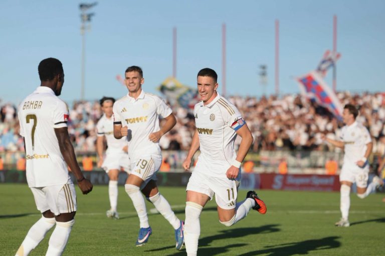 Hajduk uvjerljivom pobjedom nad Rudešom preuzeo vrh